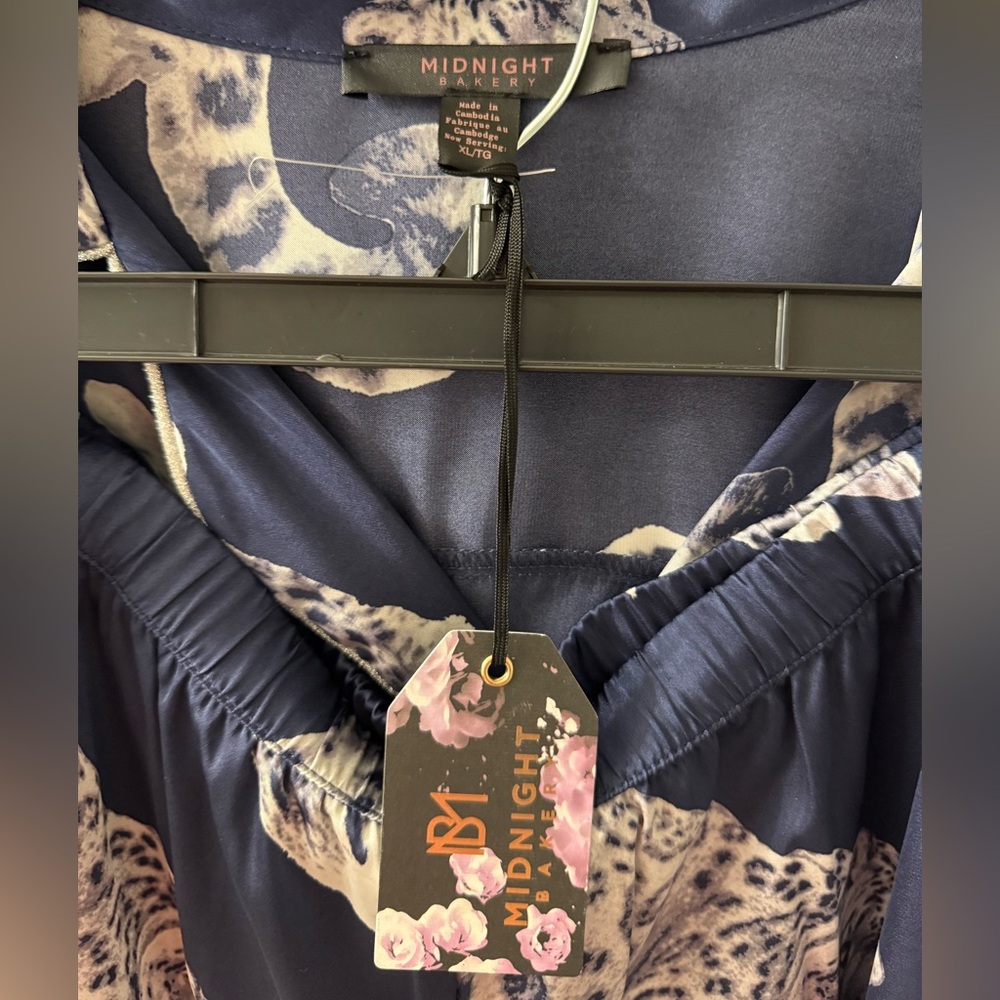 Midnight Bakery Women's Navy Leopard Print Pajama Set - Picture 5 of 5